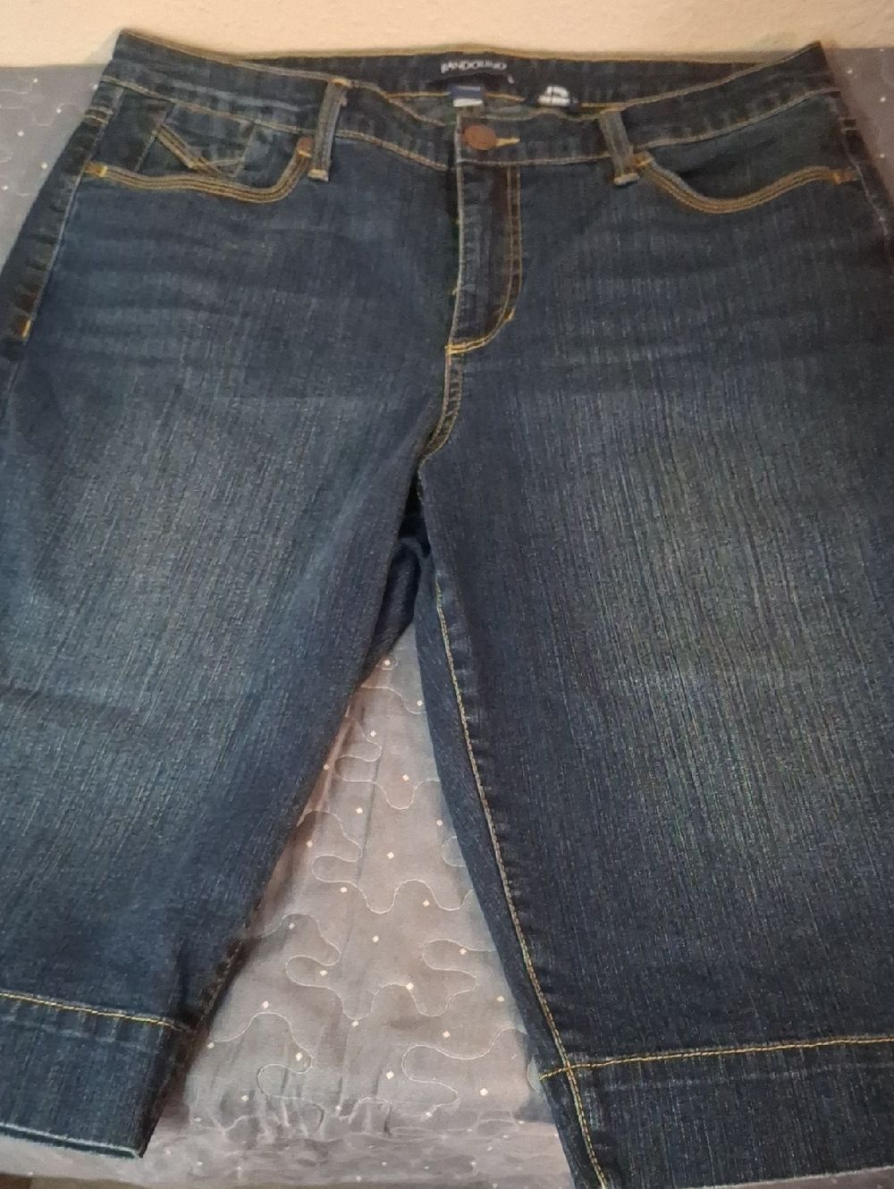 Bandolino Women’s Dark Blue Bermuda Jeans size 12